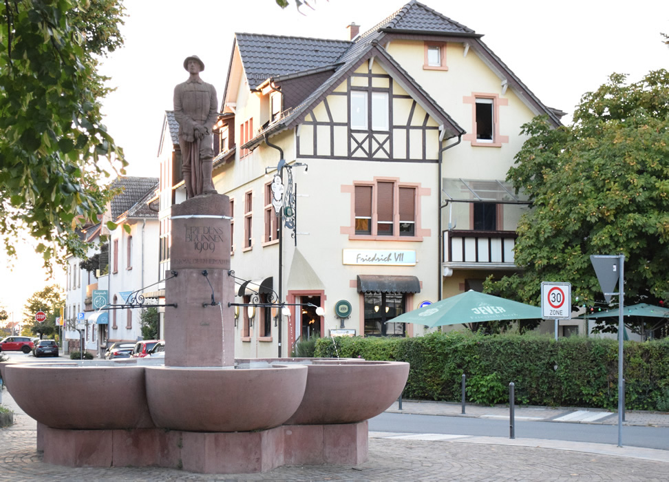 Friedensbrunnen und Friedrich der 7.